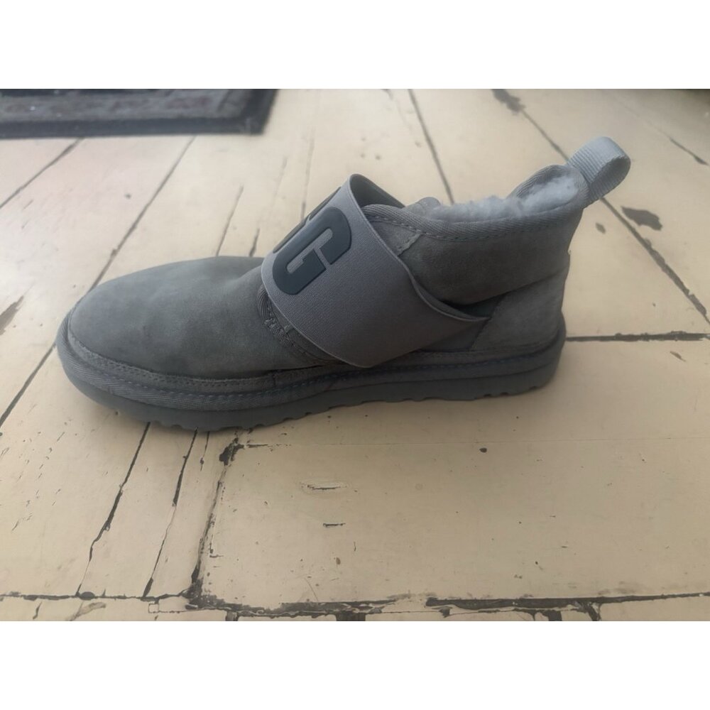 Ugg womens ankle boots size 7 leather gray